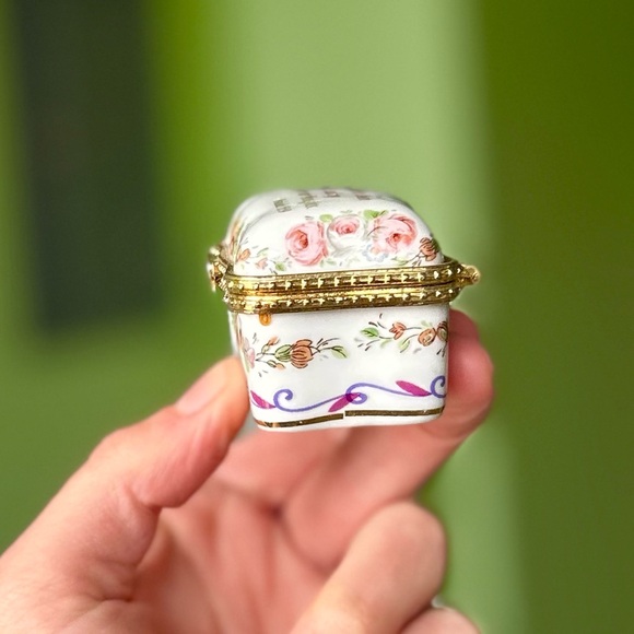 VTG Porcelain Floral Faith Based Mini Trinket Box Bible Verse Collectible Accent - Picture 9 of 11